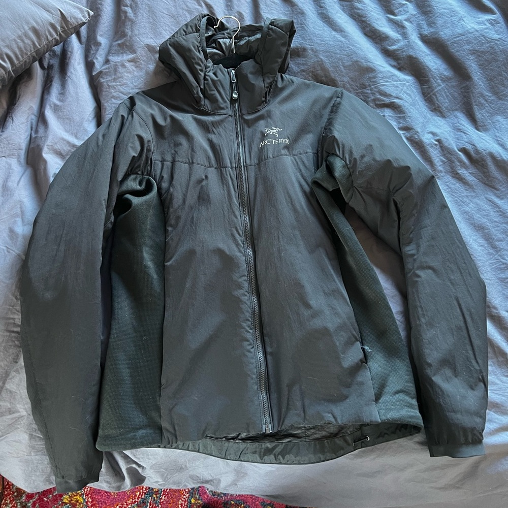 Arc’teryx Atom LT hoodie in black, women’s M. excellent condition